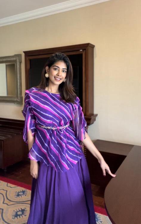 Reva (with skirt)